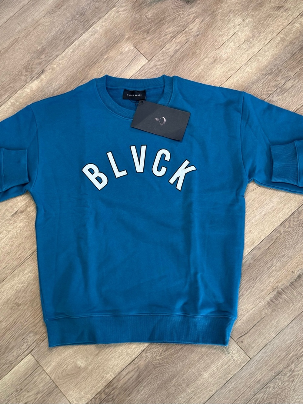 BLACK SCALE - Picture 3 of 7